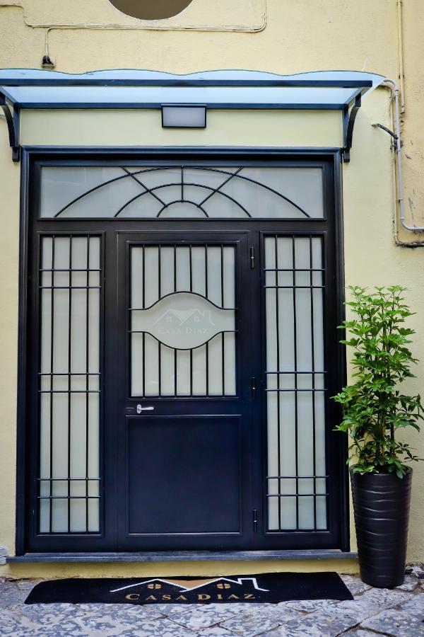לינה וארוחת בוקר נאפולי Casa Diaz מראה חיצוני תמונה
